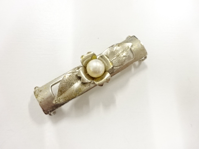 JAPANESE KIMONO / ANTIQUE OBIDOME (SASH CLIP) / PEARL